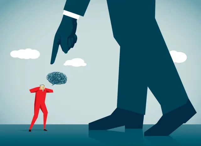 imagem de um chefe e um funcionário